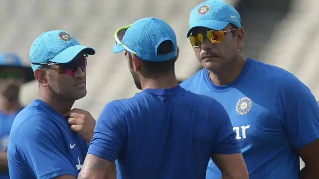 शास्त्री, कोहली और धोनी