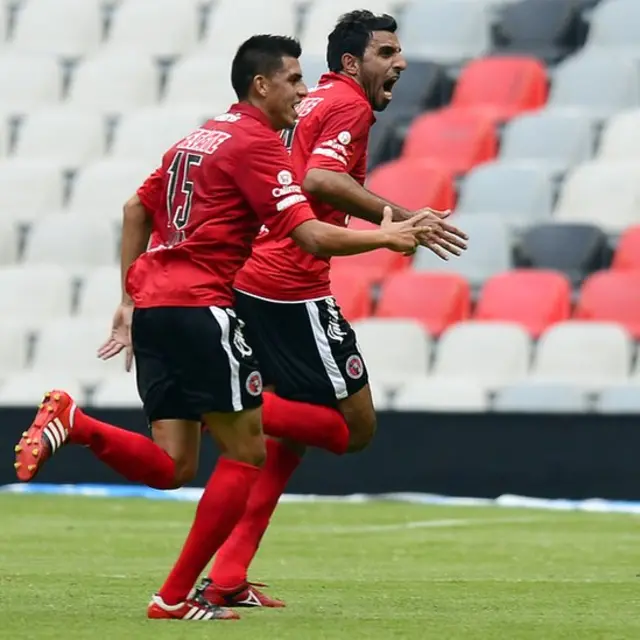 Joe Corona junto a Cristian Pellerano