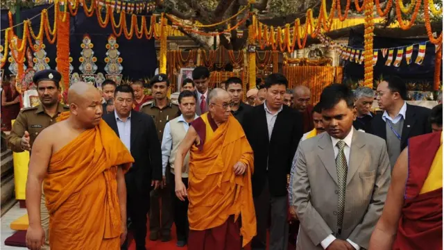 Hôm 4/01/2010, Đức Dalai Lama, lãnh tụ tinh thần Tây Tạng đã đến thăm đền Mahabodhi và làm đọc kinh.