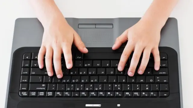 الاستئساد الإلكتروني