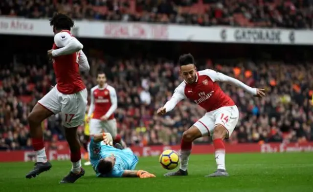 Aubameyang gba bọọlu sinu awọn Watford lẹyin isẹju mọkandinlọgọta sigba ti wọn bẹrẹ ere