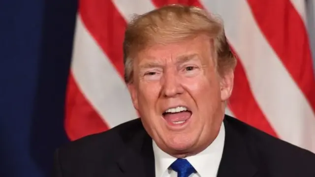 डोनल्ड ट्रंप