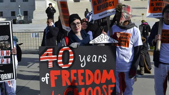 دیوان عالی سالانه با تصمیمهای مهمی دستوپنجه نرم میکند