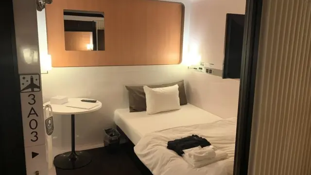 فرسٹ کیبن کے اندر کا منظر