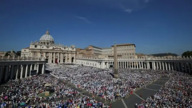 Asistentes a la ceremonia de canonización
