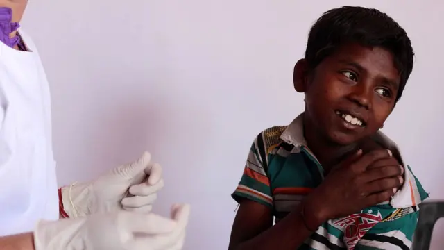 சிகிச்சை பெறும் மாணவன்