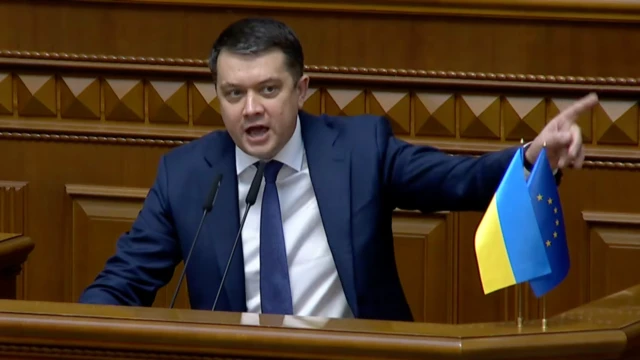 Дмитро Разумком під час засідання парламенту 18 грудня 2025 року