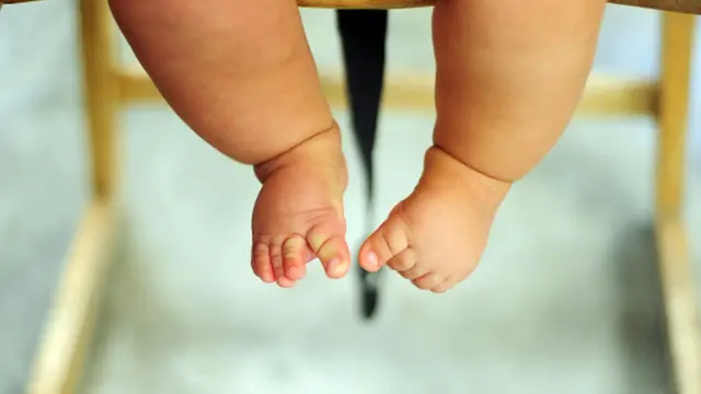 ноге дететеа