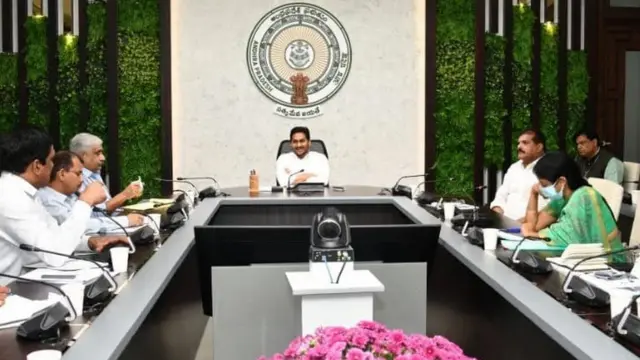 రహదారులపై సమీక్ష