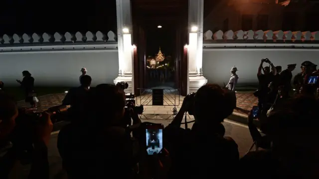 บรรยากาศบริเวณสนามหลวงในคืนวันสุดท้าย