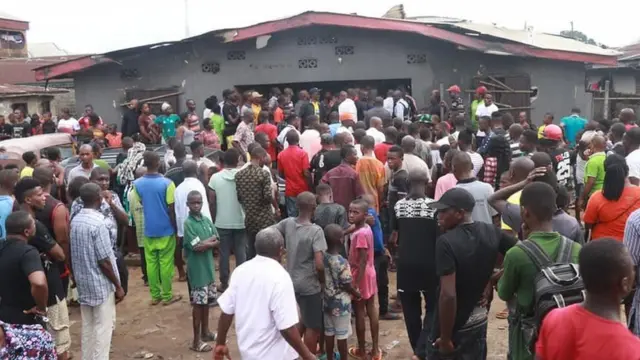 Ụlọ ndị a gbara ọkụ n'Aba