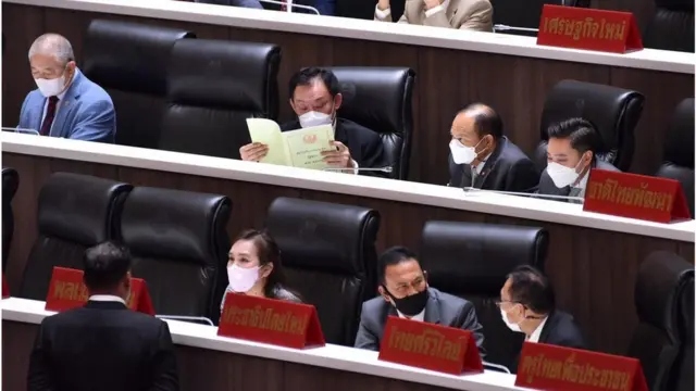 พรรคเสียงเดียวสนับสนุนสูตรหาร 500