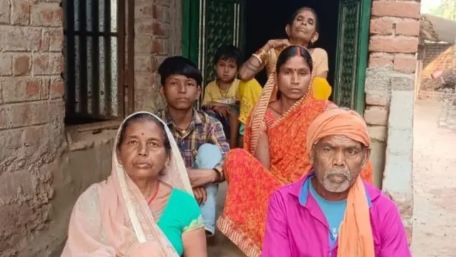 फलजीत महतो का परिवार