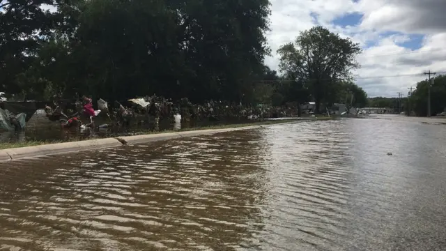 Lo que antes eran calles ahora parecen ríos.