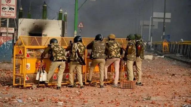 காவல் துறையினரின் நடவடிக்கை குறித்து யார் விசாரணை மேற்கொள்வது ?