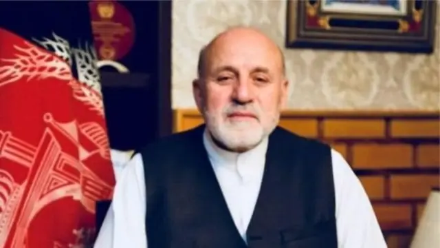 د ولسمشر محمد اشرف غني په فرمان کې د افغانستان د سولې د عالي شورا د دارالانشاء مشر عمر داوودزی د مشورتي لویې جرګې د جوړېدنې د کمیسون مشر په توګه ټاکلی دی.