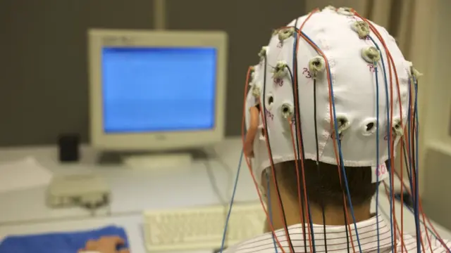 காற்றில் பறக்கும் உங்களது அந்தரங்க தகவல்கள் - தடுக்க முடியுமா?