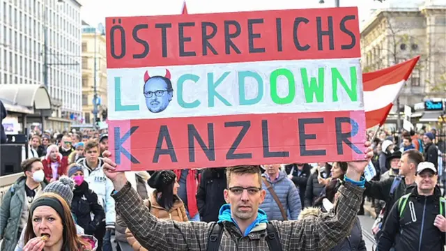 У Відні протести через новий загальний локдаун