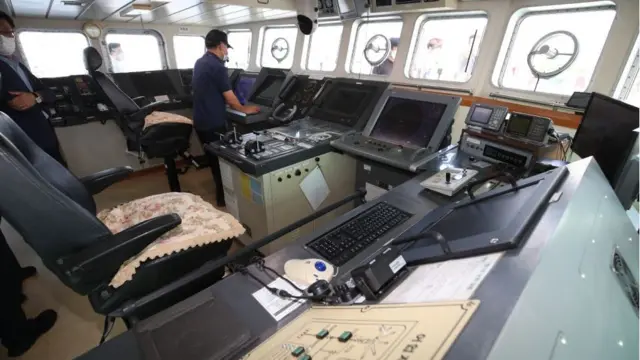 북한 해상에서 총격을 맞고 숨진 공무원이 마지막으로 근무했던 국가어업지도선 '무궁화 29호' 조타실의 모습