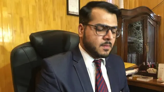 शोपियां के डिप्टी कमिश्नर मोहम्मद यासीन चौधरी