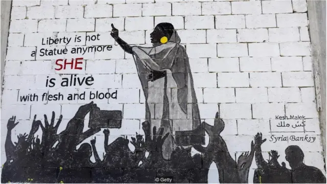 这张照片在网上疯传一周后，萨拉赫的形象就出现在广告牌和壁画上。