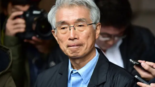 Hironaka realiza declaraciones a la prensa.