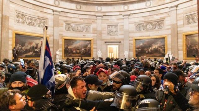 抗议群众闯入美国国会大厦爆发激烈冲突引发广泛关注（Credit: Getty Images）