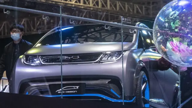 'बिल्ड योर ड्रीम्स'