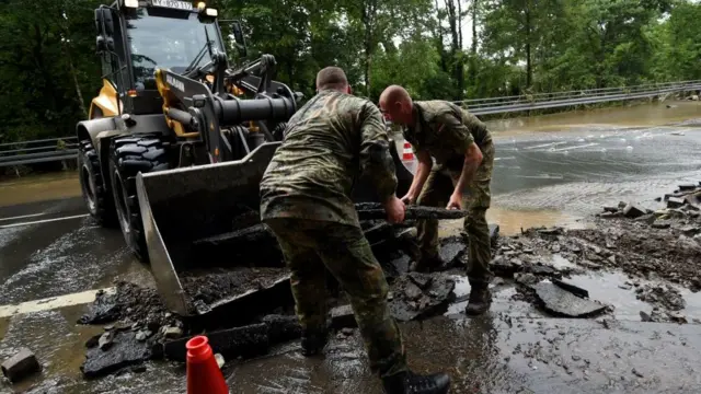 जर्मनी आणि बेल्जियममध्ये पुरामुळे हाहाःकार