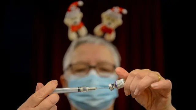 В военном прививочном центре в Британии