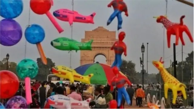 బొమ్మల విక్రయం