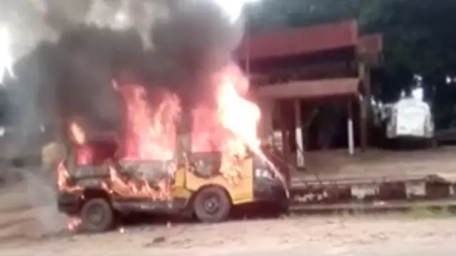 Ụgbọala na-agba ọkụ