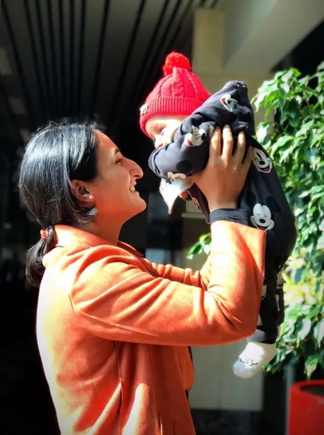 కుమార్తె ఫాతిమాతో బిస్మా మరూఫ్