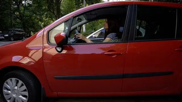 Водійка таксі