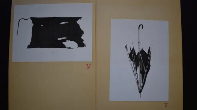 Kumaş kalıntısı ve şemsiye de olay yerinde bulunanlar arasında