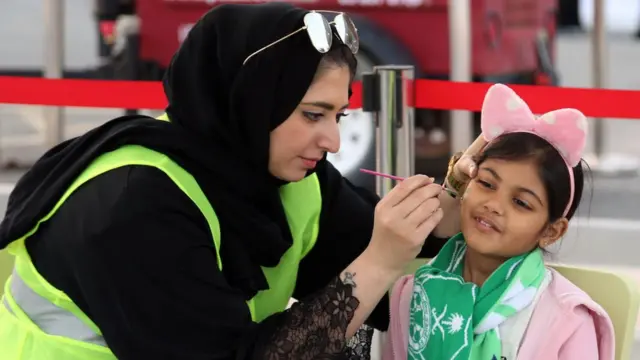 ਸਾਉਦੀ ਅਰਬ ਨੇ ਪਹਿਲੀ ਵਾਰ ਔਰਤਾਂ ਨੂੰ ਫੁਟਬਾਲ ਮੈਚ ਦੇਖਣ ਦੀ ਆਗਿਆ ਦਿੱਤੀ