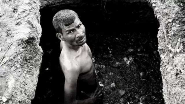 சாக்கடை குழி