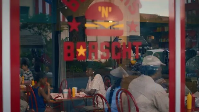 Заклад швидкого харчування "Burgers `n` Borscht" у серіалові "Вартові"