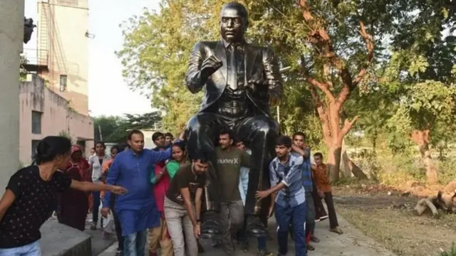 પ્રતીકાત્મક તસવીર