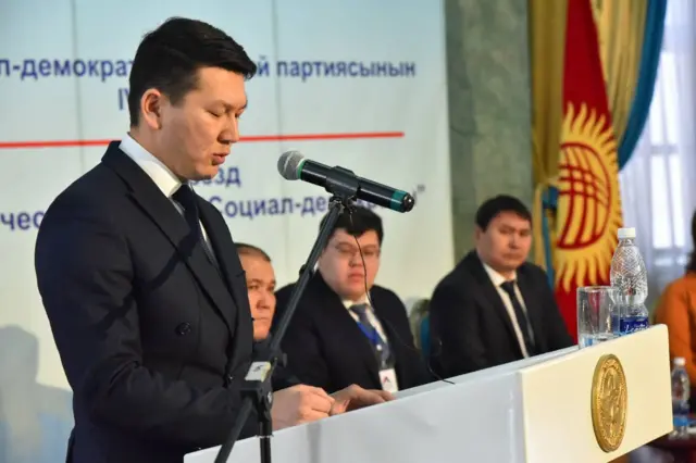 Атамбаевдин жактоочусу Замир Жоошев