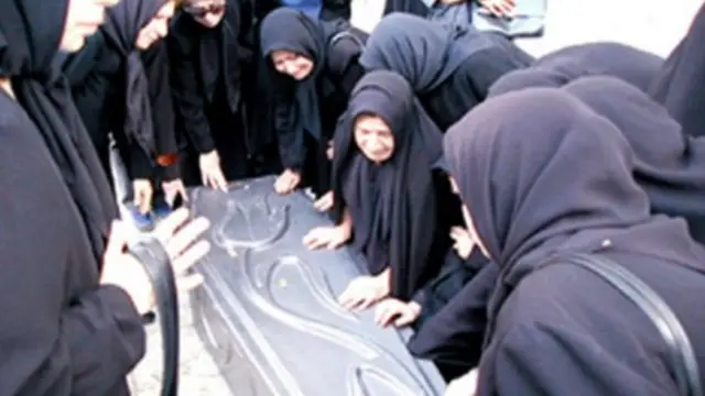 مراسم تدفین زهرا کاظمی