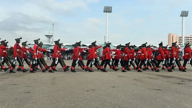 Faretin 'yan sanda a lokacin bikin ranar demokradiyya a Abuja, babban birnin Najeriya.