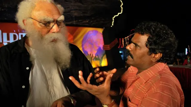 'களவாடிய பொழுதுகள்'