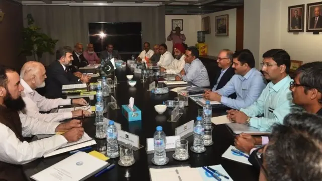 ભારત-પાકિસ્તાનનાં વોટર કમિશન્શના અધિકારીઓની મંત્રણાનો ફોટો