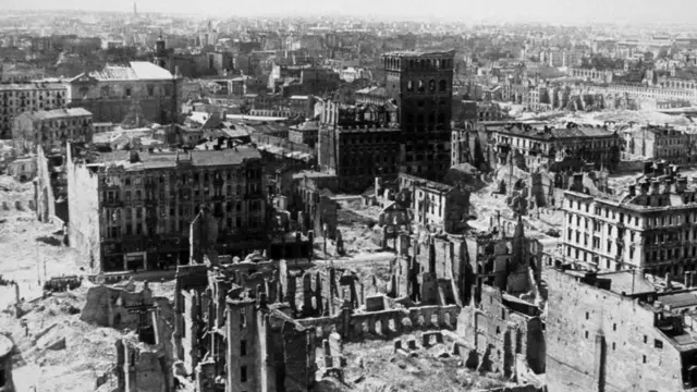 руины Варшавы