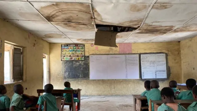 Inside one of di dilapidated classroom