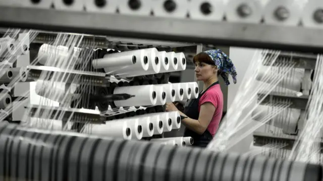 Власти Беларуси регулярно увеличивали зарплаты белорусских рабочих