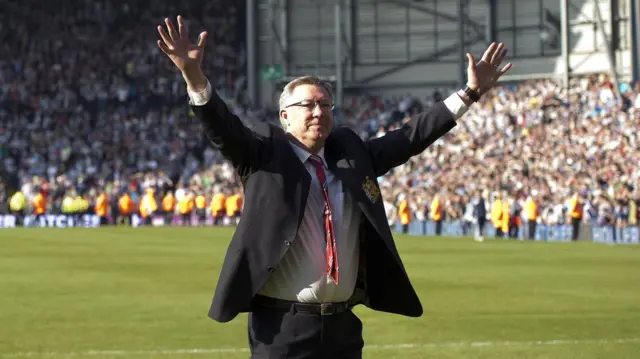 قدردانی الکس فرگوسن از هواداران پس از آخرین حضورش روی نیمکت منچستریونایتد مقابل وست‌بروم 