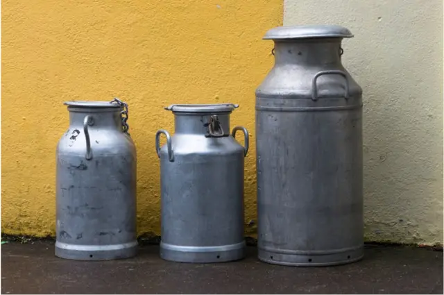 పాల క్యాన్లు