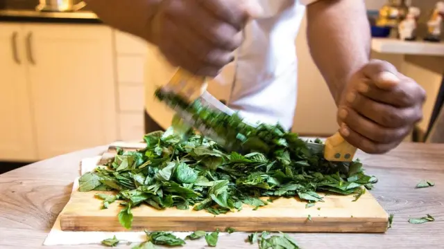 المخرطة تُصنع خصيصا لتقطيع الملوخية